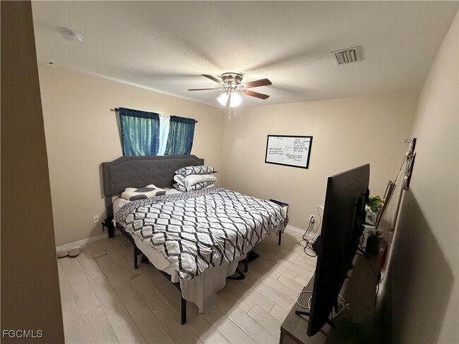 607 Nimitz Blvd in Lehigh Acres, FL - Building Photo - Building Photo