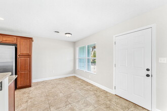 406 N Neptune Dr in Satellite Beach, FL - Foto de edificio - Building Photo