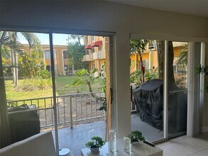 17911 NW 68th Ave in Hialeah, FL - Building Photo - Building Photo