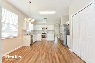 10020 Savannah Bluff Ln in Orlando, FL - Building Photo - Building Photo