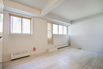 6880-625e 25e Ave in Montréal, QC - Building Photo - Building Photo