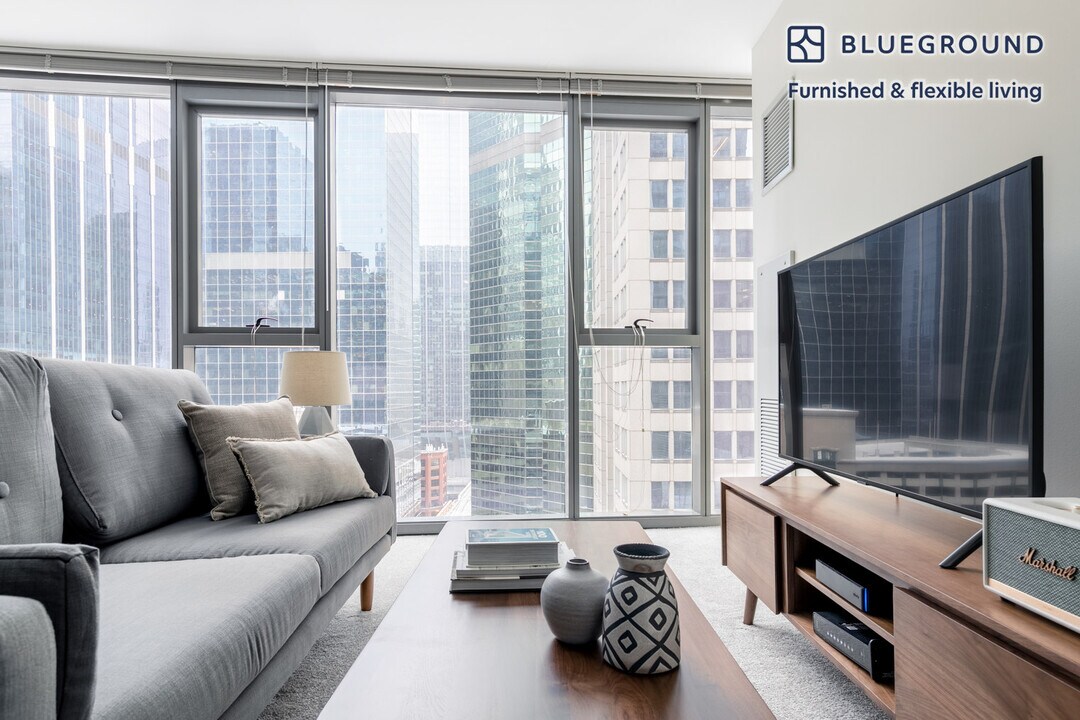 210 N Wells St in Chicago, IL - Foto de edificio