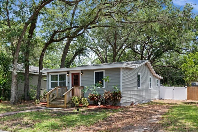 508 5th Ave NE in Largo, FL - Building Photo - Building Photo