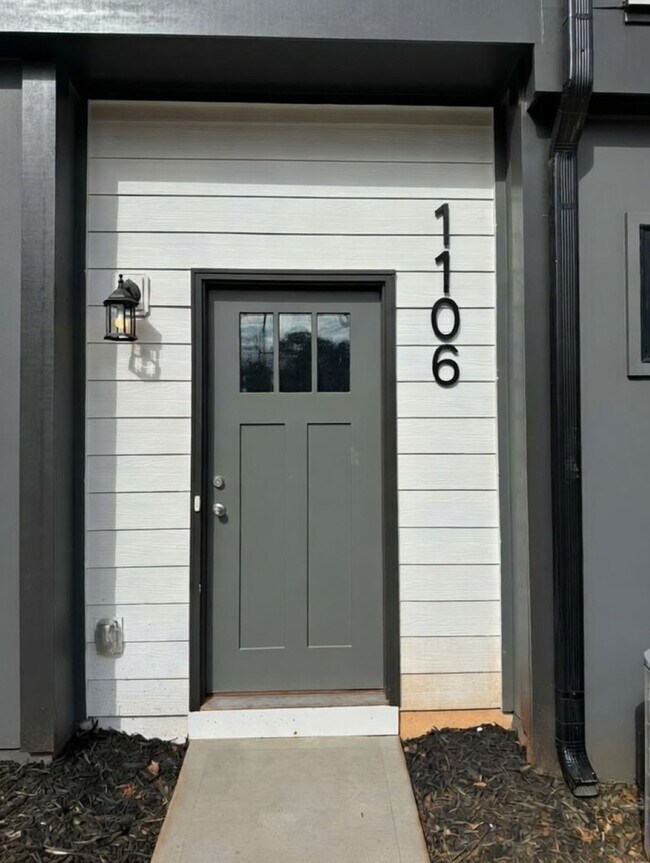 1106 Ivan Dr in Charlotte, NC - Building Photo - Building Photo