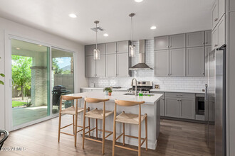 3746 E Earll Dr in Phoenix, AZ - Building Photo - Building Photo