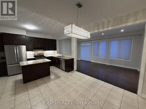 30 Whitmer St in Milton, ON - Building Photo - Building Photo