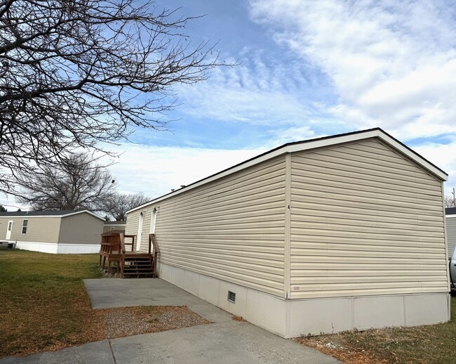 property at 4 Northglen Dr