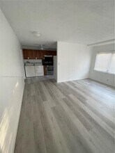 2466 Lincoln St-Unit -A in Hollywood, FL - Building Photo - Building Photo