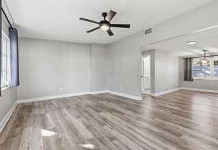 7198 121st Way N in Seminole, FL - Building Photo - Building Photo