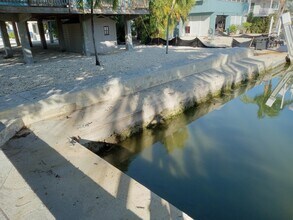 201 Cutthroat Dr in Summerland Key, FL - Building Photo - Building Photo