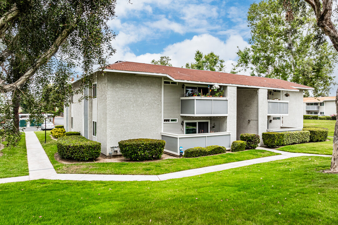 Redlands West in Redlands, CA - Building Photo