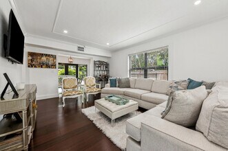 137 Greymon Dr in West Palm Beach, FL - Foto de edificio - Building Photo
