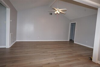 3130 Windmill St in Sugar Land, TX - Building Photo - Building Photo
