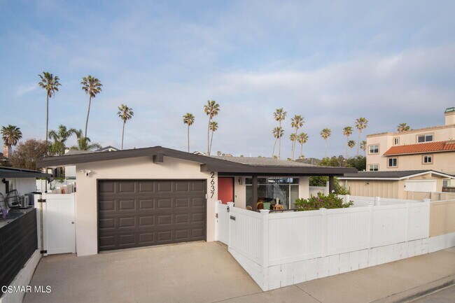 2637 Pierpont Blvd in Ventura, CA - Building Photo - Building Photo