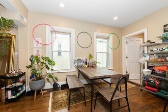 1564 Tremont St, Unit 1 in Boston, MA - Building Photo - Building Photo