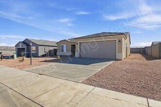 2746 E Hermosa Vis in Kingman, AZ - Building Photo - Building Photo