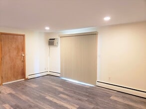 33 Jacqueline Rd in Waltham, MA - Building Photo - Building Photo