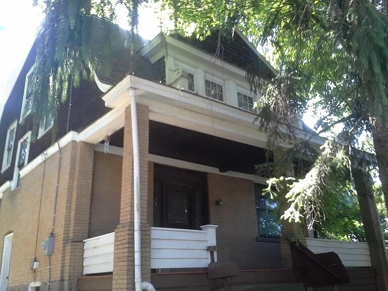 518 Dickson Ave in Pittsburgh, PA - Building Photo