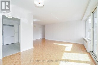 10 Shallmar Blvd in Toronto, ON - Building Photo - Building Photo