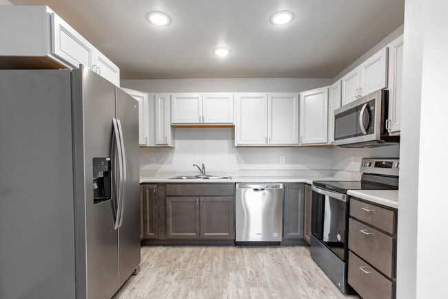 1049 Valley Dr, Unit Studio