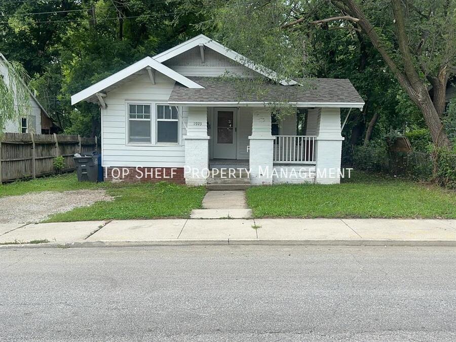 1923 Allison Ave in Des Moines, IA - Building Photo