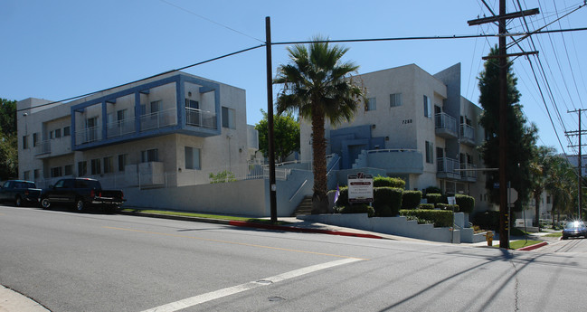 Apperson Villas in Tujunga, CA - Foto de edificio - Building Photo