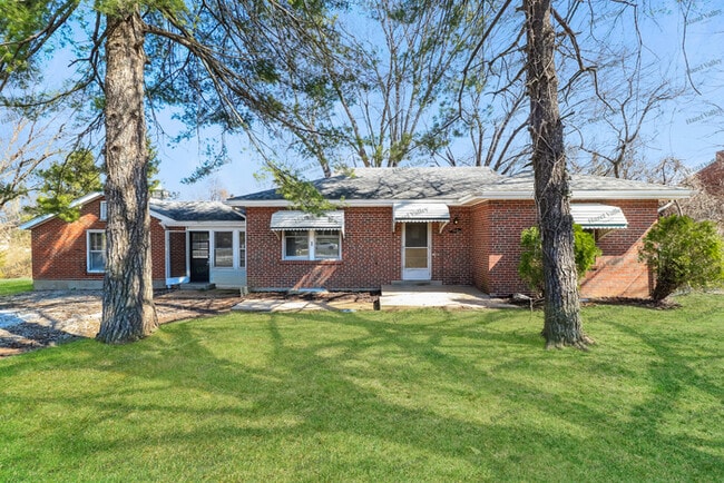 12530 Lusher Rd in St. Louis, MO - Building Photo - Building Photo