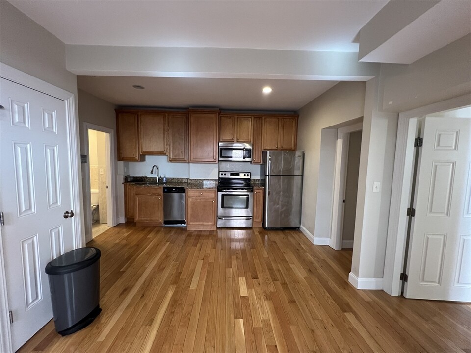 3 Jerusalem Pl, Unit 2 in Boston, MA - Building Photo