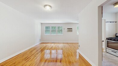273 W 254th St in New York, NY - Building Photo - Building Photo
