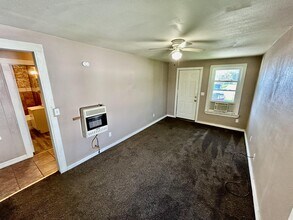 204 E 2nd St in Ada, OK - Building Photo - Building Photo