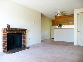 Sea Fox Apartments in Des Moines, WA - Building Photo - Interior Photo