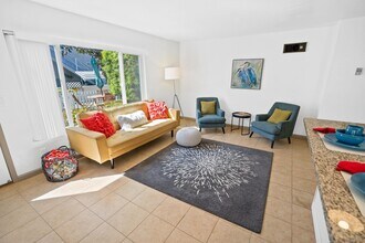 830 Jamaica Ct in San Diego, CA - Building Photo - Building Photo