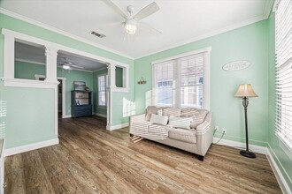 2411 37th St in Galveston, TX - Building Photo - Building Photo