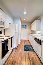 1504 Aurora Ave N in Seattle, WA - Building Photo - Building Photo