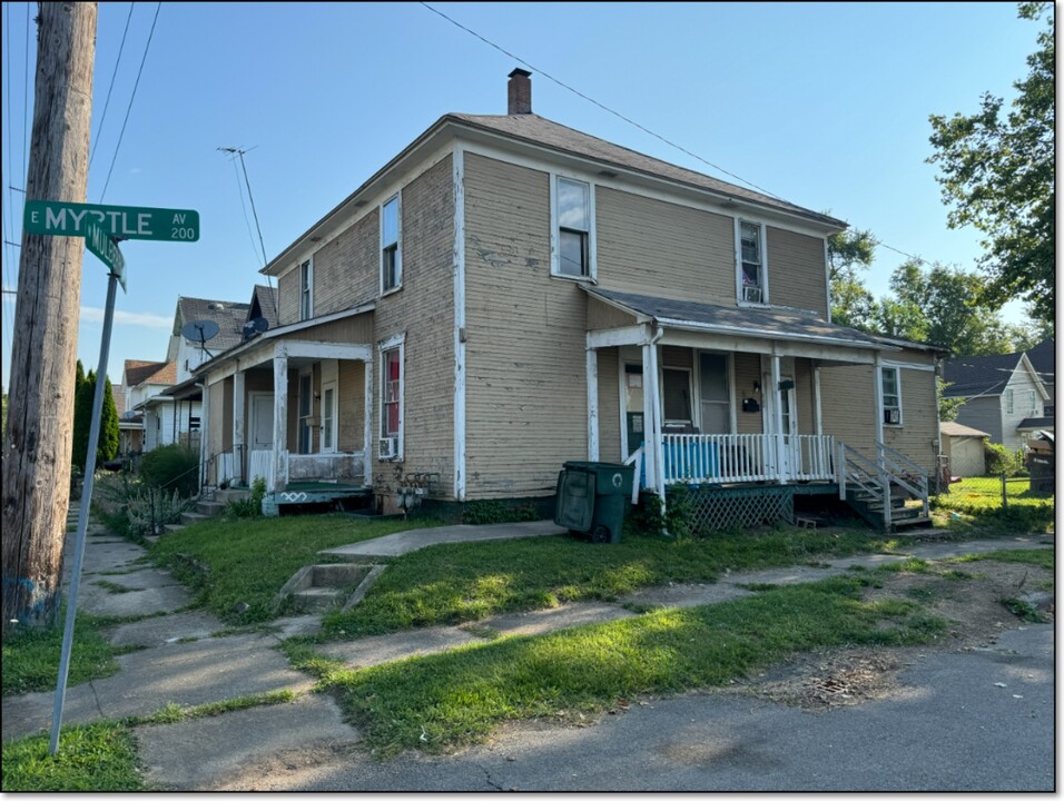 802 1/2 N Mulberry St in Muncie, IN - Building Photo