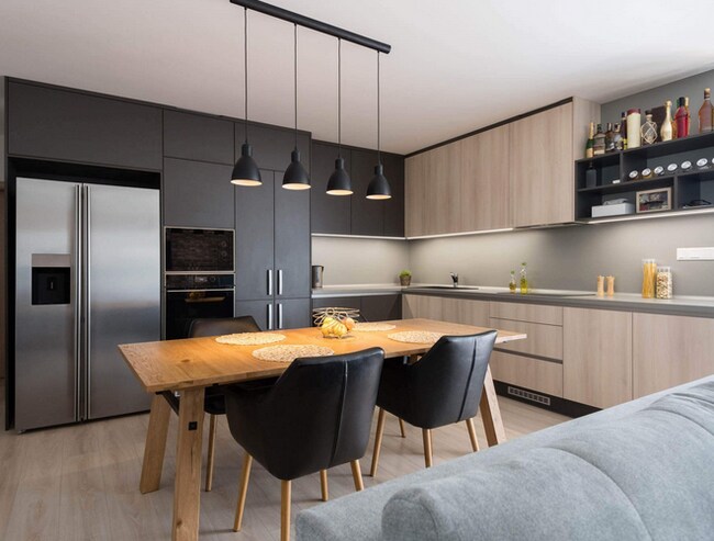 property at 2277 S Kirkwood Rd