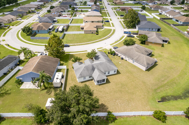 3298 Winchester Estates Cir in Lakeland, FL - Foto de edificio - Building Photo