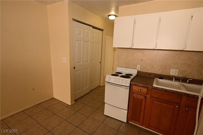 property at 3021 E Carey Ave