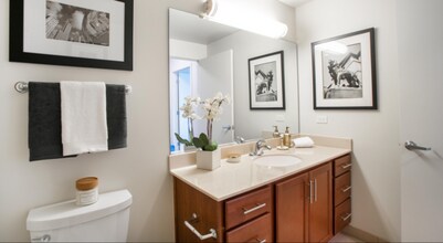 550 W Kinzie St in Chicago, IL - Building Photo - Building Photo