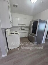1043 Pineview Pl in Lakeland, FL - Building Photo - Building Photo
