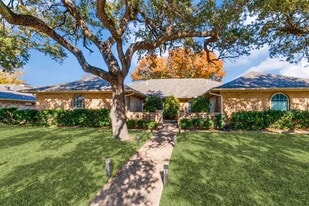 7621 Dentcrest Dr in Dallas, TX - Building Photo