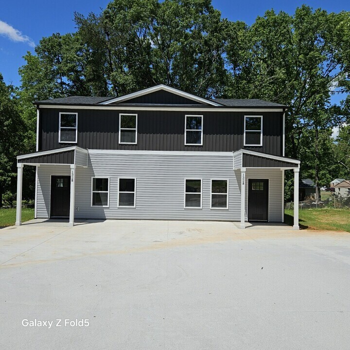 132 Alpha Dr, Unit A in Greenville, SC - Building Photo