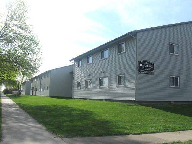 Harrison Apartments in Pierre, SD - Foto de edificio - Building Photo