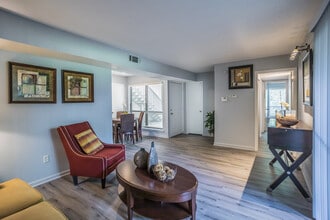 Crossings at Fox Meadows in Memphis, TN - Building Photo - Interior Photo