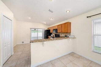 7924 Carriage Pointe Dr in Gibsonton, FL - Building Photo - Building Photo