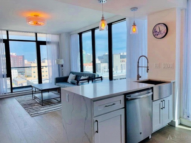 41-04 27th St in Queens, NY - Building Photo