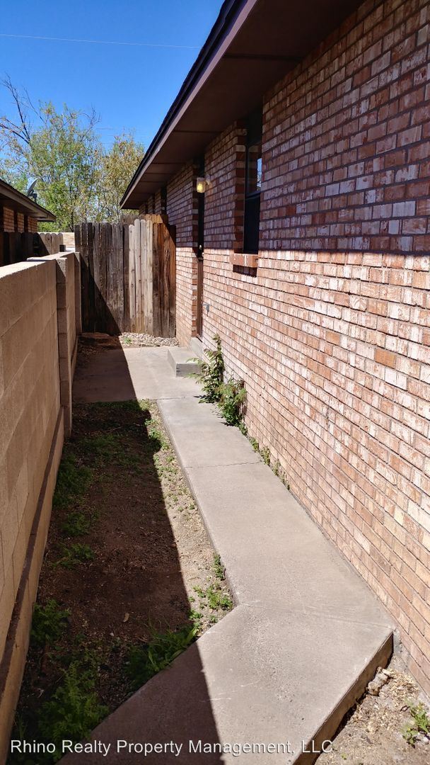 2521 Eubank Blvd NE in Albuquerque, NM - Foto de edificio - Building Photo