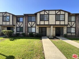 142 E Merrill Ave in Rialto, CA - Building Photo