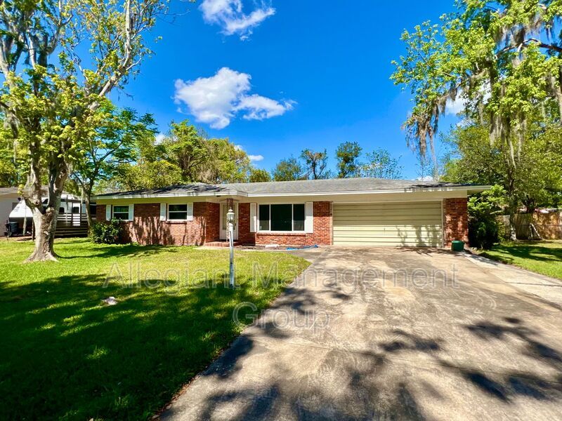 2233 Tropical Terrace Rentals in DeLand, FL