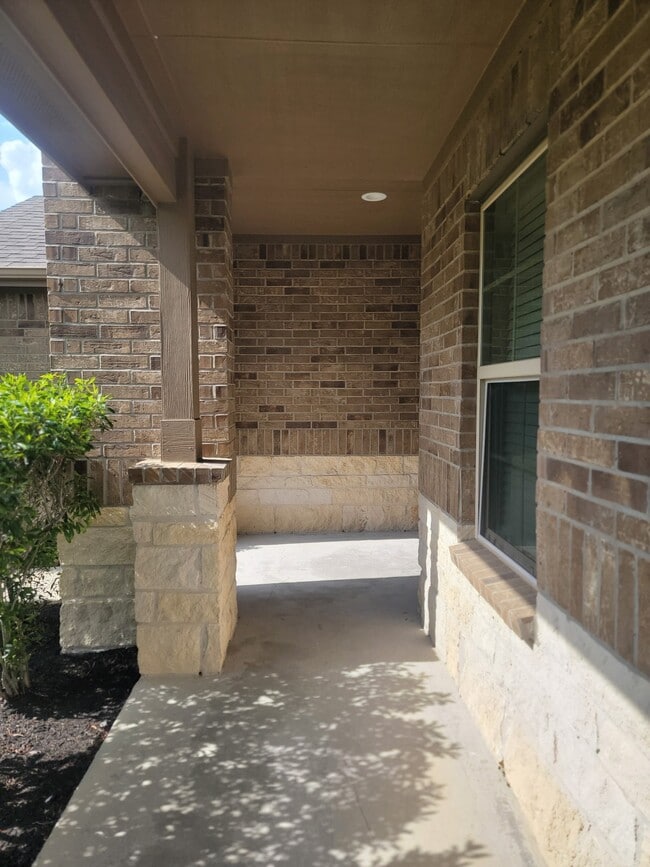 property at 6919 Kingsford Gable Ct
